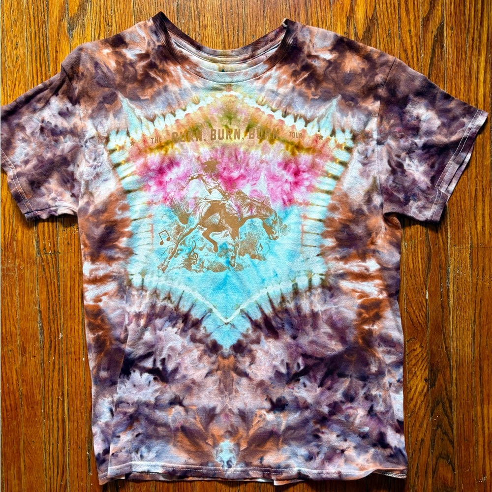 Zach Bryan Burn, Burn, Burn concert tee